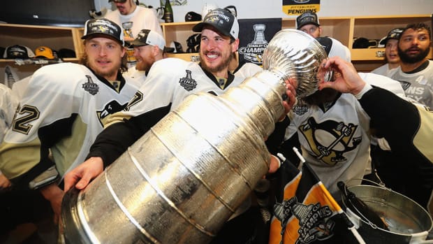sidney-crosby-pittsburgh-penguins-win-stanley-cup-game-6-finals.jpg